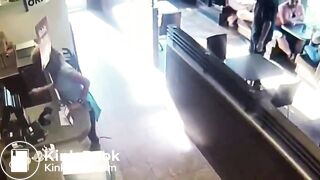 Irate Woman Shits on Restaurant Floor, Throws Feces at Worker.mp4