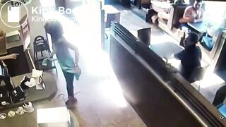Irate Woman Shits on Restaurant Floor, Throws Feces at Worker.mp4