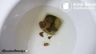 Girl is desperate to take a shit