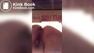 Pooping on a pizza box