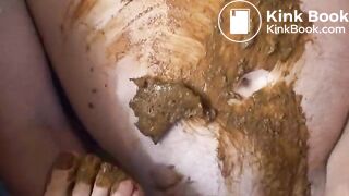 domme scat on masked slave