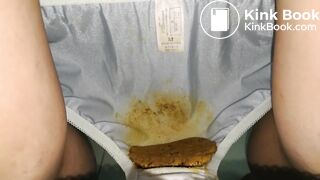 It ready to put on the blue one on the pink one.Two panty waer together !!!