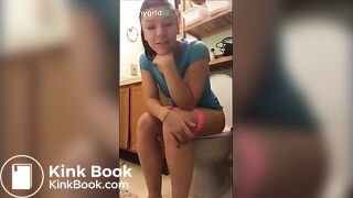 Girls pooping on the toilet - video 7