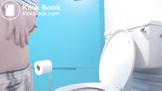 Female toilet poop - video 3