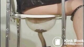 clogged toilet - Femdom-Fetish