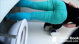 Beautiful, curvy girl pooping