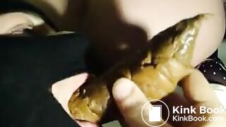 Sexy Girl shitting for her man
