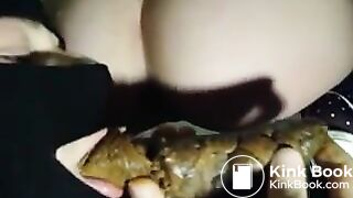 Sexy Girl shitting for her man