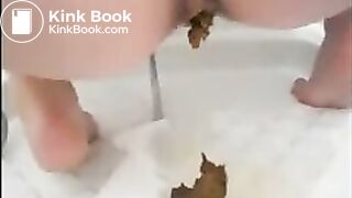 Girl poop - video 16