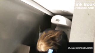 Girl pooping - video 114