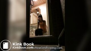 Girl pooping - video 115