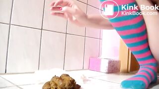 sexy naked girl shits - video 10