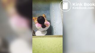 Girl poop thai