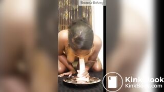 Athletic Ebony girl shitting