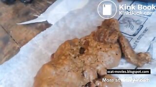 Ebony chick taking a nice shit