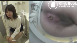 Japanese woman defecate long shit and masterbation