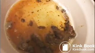 UNYL-001 Amateur Pooping - video 2