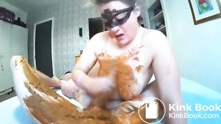 Masked female doing shitt handjob to her friend