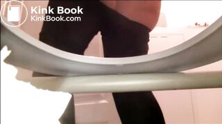 Young blonde german girl farts and has a good shit!