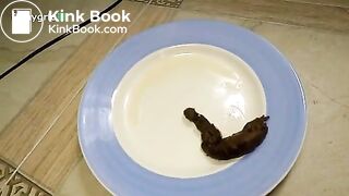 pooping lunch