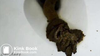 Caca d'une femme très poilue