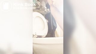 Curvy girl poop and pee on toilet