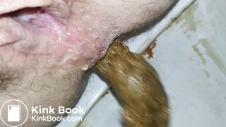 Peenig and pooping