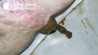 Peenig and pooping