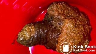 Woman Shits Turd as Big as Her Forearm