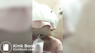 Girl shit in pants - video 2