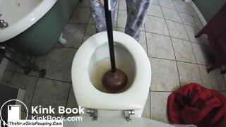 sexy girl shitting in toilet for you