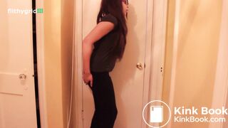 sexy girl poop on the floor