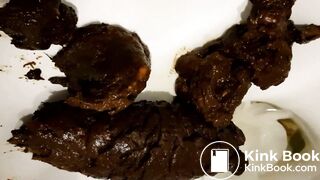 Girl pooping and wiping