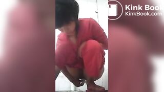 Girls peeing and pooping - video 2