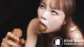 Japanese beauty shits and give a scat blowjob