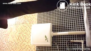 Chinese girls go to toilet 117