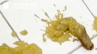 DELICIOUS LADIES SHITTING