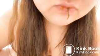 Asian BBW eats shit from a box