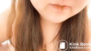 Asian BBW eats shit from a box