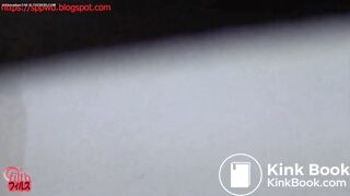 Broken toilet no wipes 4