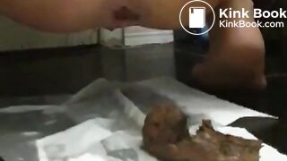 Latina girl pooping - video 3