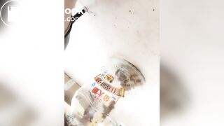 Chinese Femdom 大便原味 直接拉在瓶子里