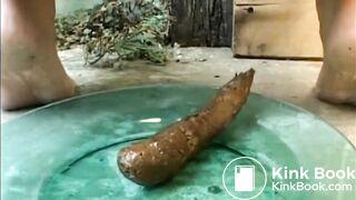 She pooping on a plate