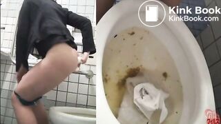 Girl has diarrhea in public toilet two times