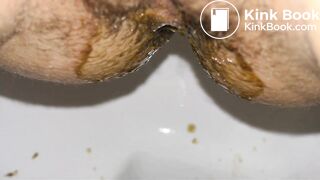 Slut explodes in the bathroom