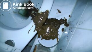 Slut explodes in the bathroom