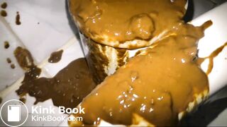 Slut explodes in the bathroom