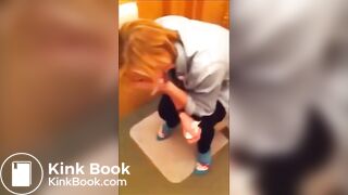 Pretty girl farts and poops on bog