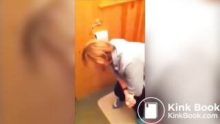 Pretty girl farts and poops on bog