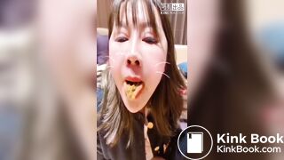 chinese girl eat shit with noodles part2
